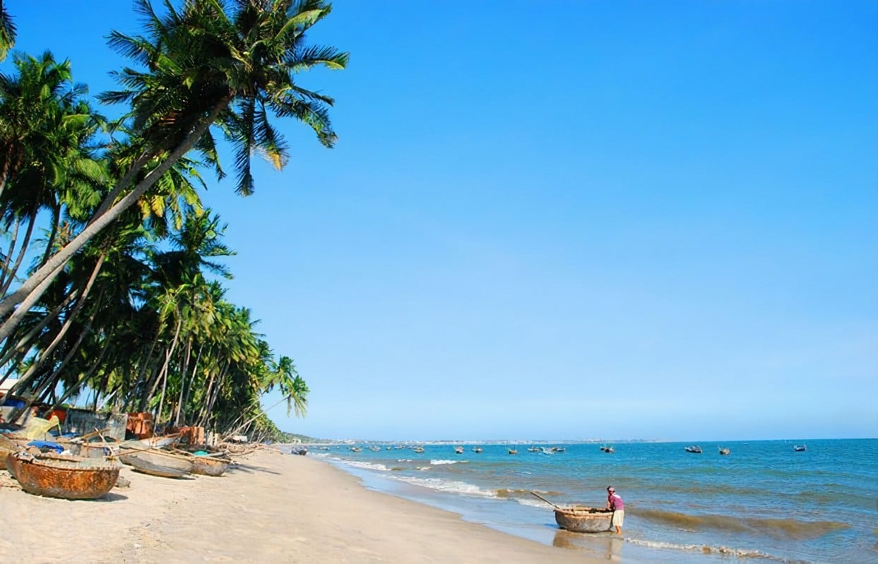 CHÀO THÀNH PHỐ PHAN THIẾT GIỮA NHỮNG NGÀY THÁNG 4 OI Ả