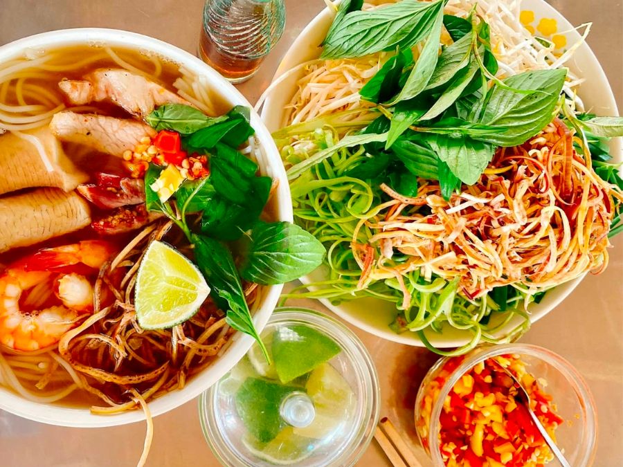 BÚN NƯỚC LÈO – HƯƠNG VỊ QUÊ NHÀ